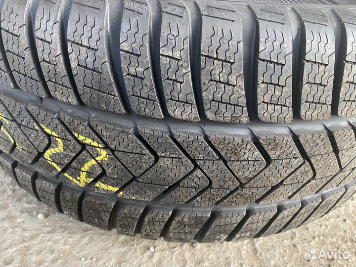 Pirelli Winter Sottozero 3 275/40 R18 и 245/45 R18 103V
