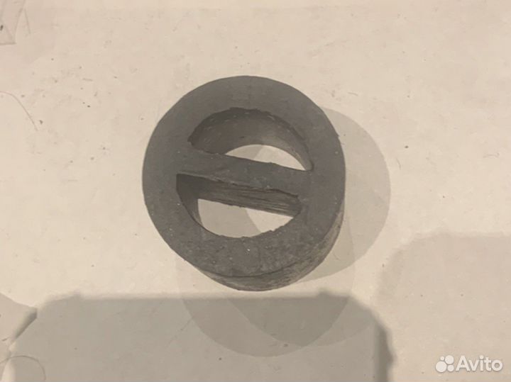 Втулка новая Ford