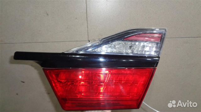 Фонарь задний внутренний правый Toyota Camry XV50