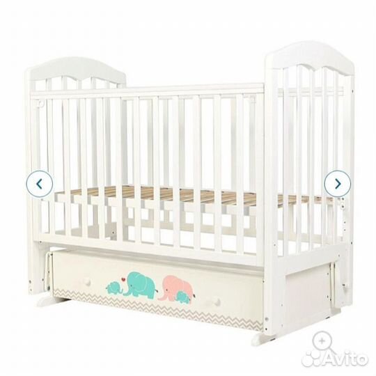 Детская кроватка с ящиком, маятником и матрасом
