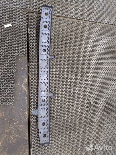 Усилитель бампера Dodge Caravan 2008, 2012