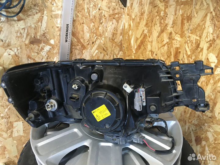 Фара лево subaru forester SG5