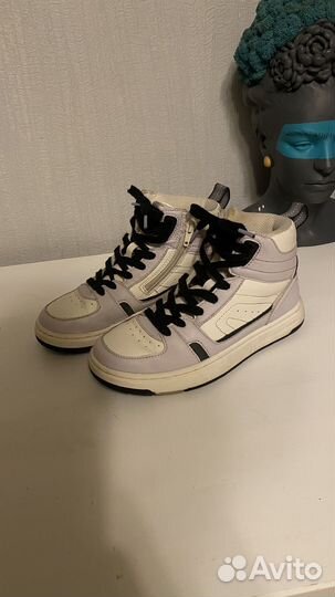 Кроссовки zara