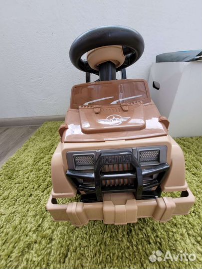 Машинка-каталка толокар