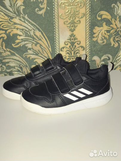 Кроссовки adidas