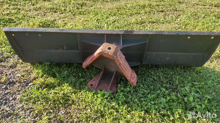 Отвал кмз-012