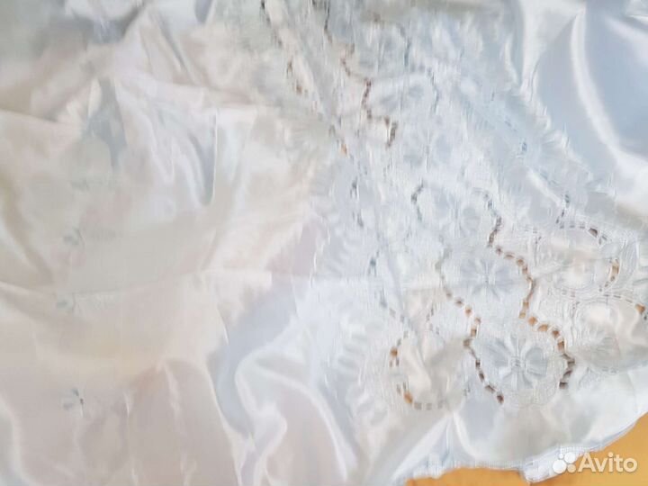 Покрывало стеганоена кровать со шторами