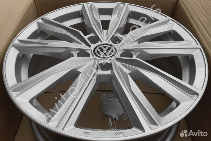 Диски на Volkswagen T-Roc R17