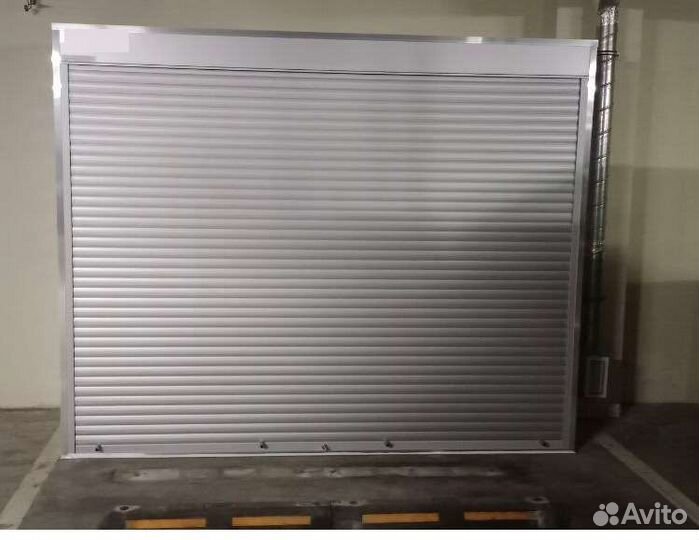 Шкаф на машиноместа с рольставней