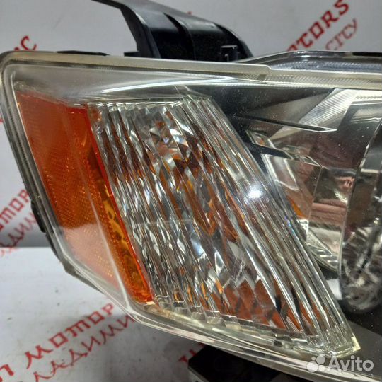 Фара ксеноновая передняя правая Mitsubishi