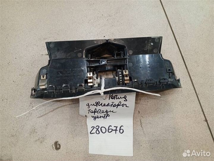 Дефлектор воздушный центральный Skoda Rapid 2012