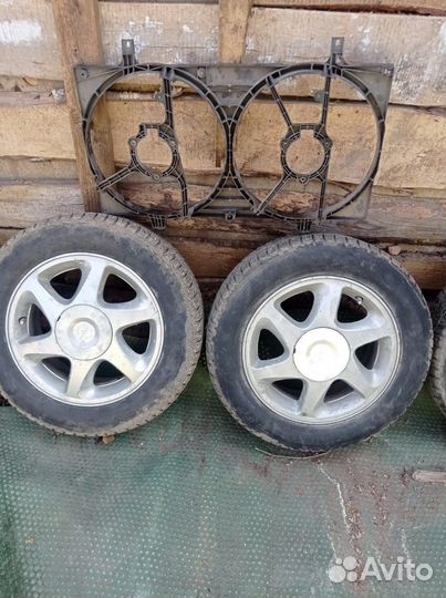 Шины зимние 185/65:15, диски литые нисан