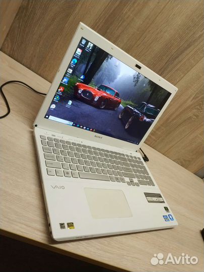 Белый Sony Vaio - i5,SSD,Full HD SVS15