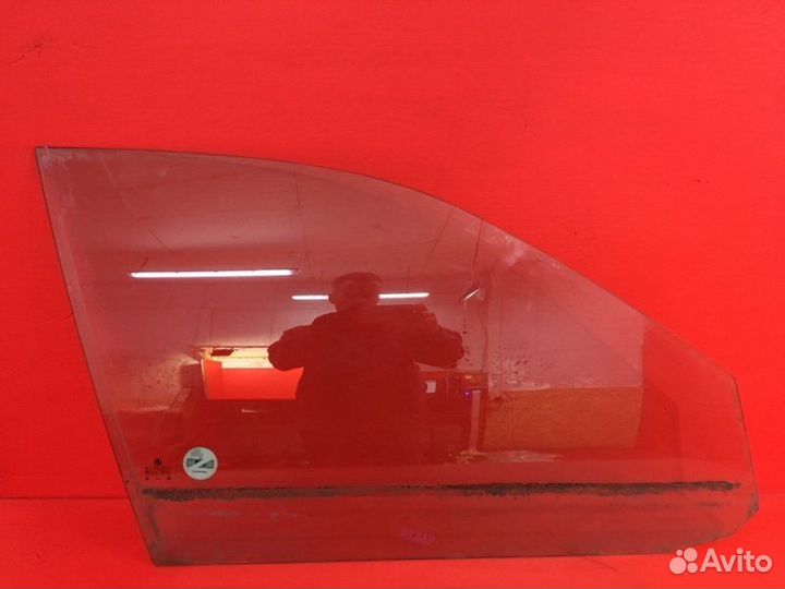 Стекло двери переднее правое Skoda Octavia A4 tour