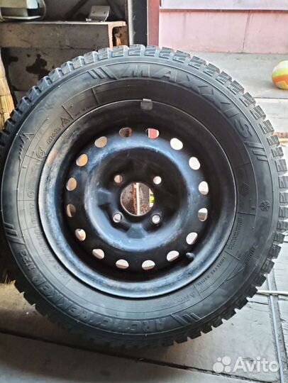 Maxxis ArcticTrekker NP3 185/70 R14