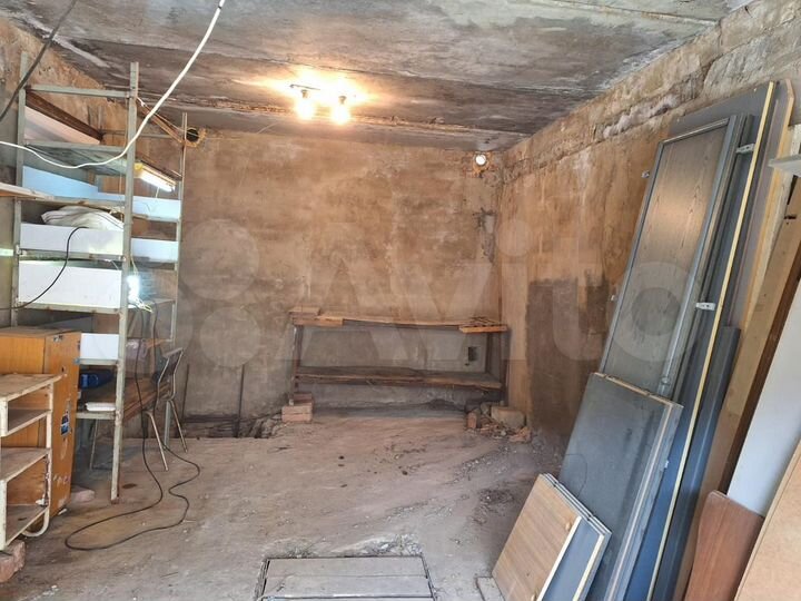 Гараж, > 30 м²