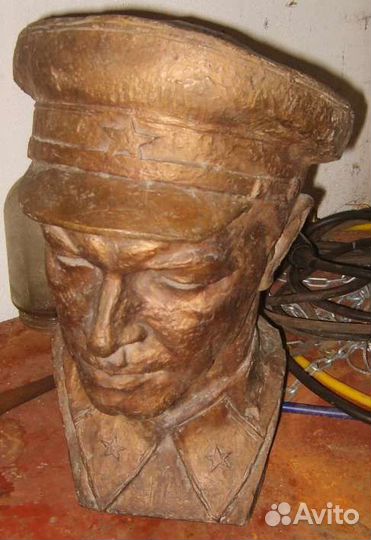 Бюст Панфилов Иван Васильевич