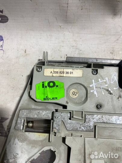 Плафон подсветки салона Mercedes W210 седан 2.4