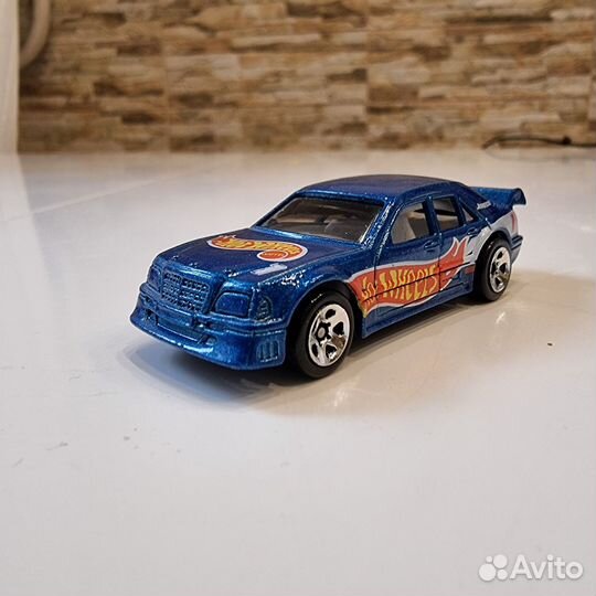 Mercedes-Benz 190E 2.5-16 Hot Wheels 1:64 распак