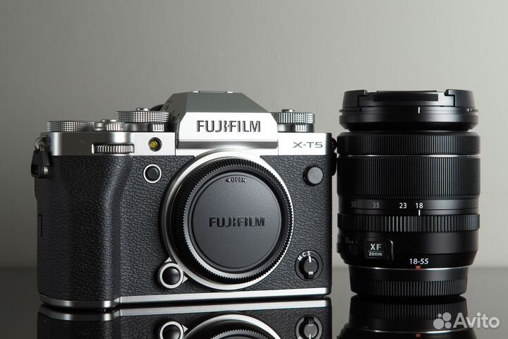 Fujifilm X-T5 Kit 18-55mm f/2.8-4 R Silver новый