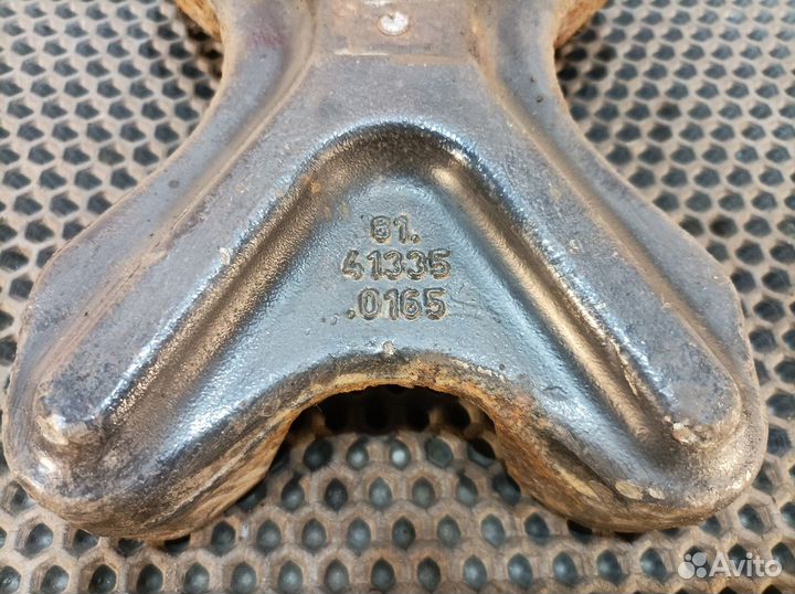 Кронштейн пневморессоры задней