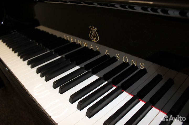 Рояль Steinway and Sons (аксессуары в подарок)