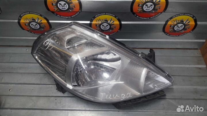 Фара правая Nissan Tiida