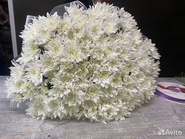 Букет из 25 хризантем