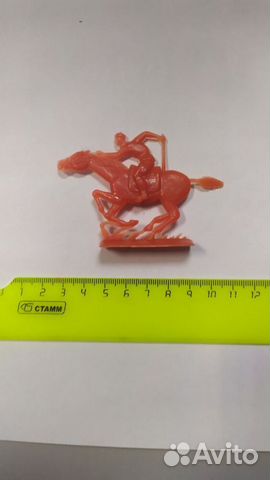 Всадник на коне