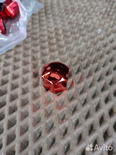 Колпачки на болты и гайки колёс М21