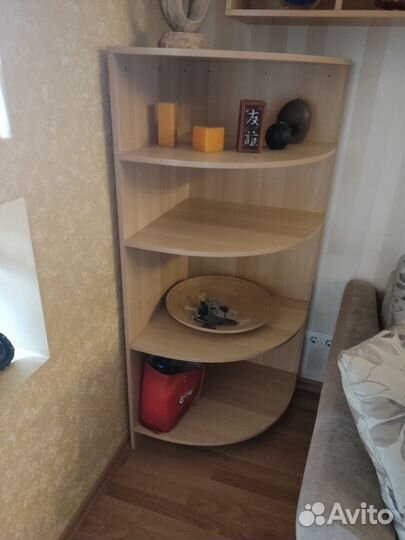 Полка угловая напольная в идеальном состоянии