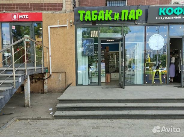 Продавец в Vape Shop