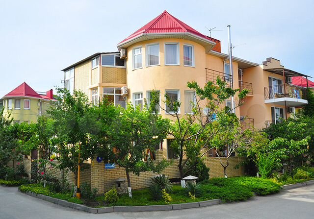 Комната 25 м² в > 9-к., 3/3 эт.