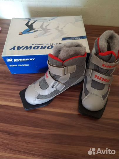 Ботинки лыжные,31-32р