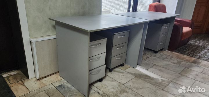 Письменный стол