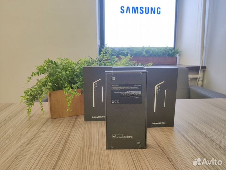 Samsung Galaxy S25 Ultra, 12/256 ГБ