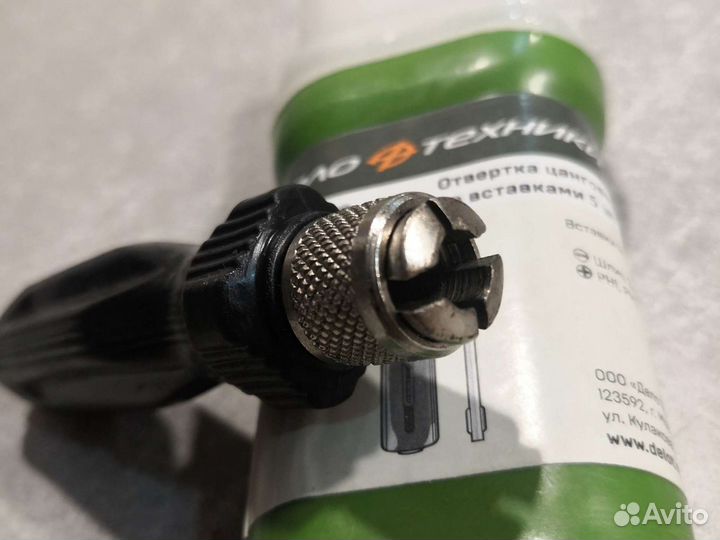 Отвертка цанговая со вставками Дело Техники 18 пр