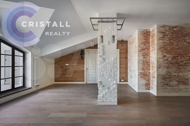 7-к. квартира, 300 м², 6/10 эт.