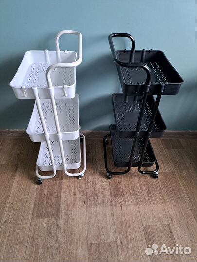 Этажерка на колесиках