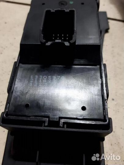 Блок управления стеклоподъемниками Opel Astra J 2