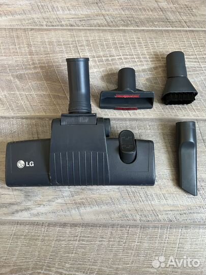 Пылесос LG VC61161N