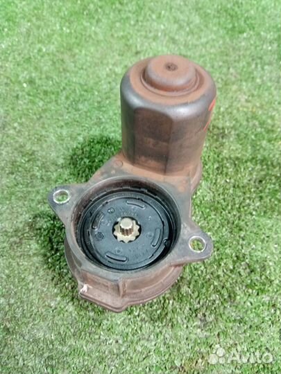 Моторчик стояночного тормоза задний правый Audi A4