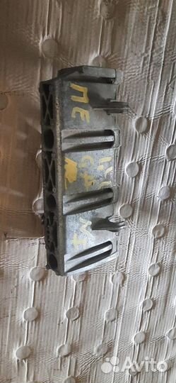 Кронштейн (сопут. товар) Renault Megane II 2002