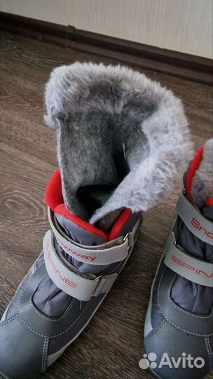Лыжные ботинки snow way с лыжами и палками