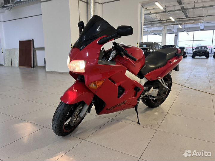 Honda vfr 800