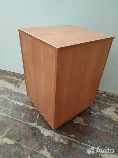 Тумба подкатная (новая)