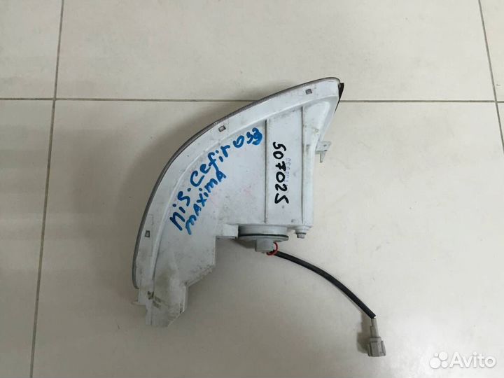 Фара противотуманная левая Nissan Cefiro A33 1998