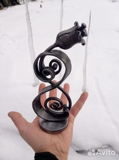 Статуэтка кованая, тюльпан