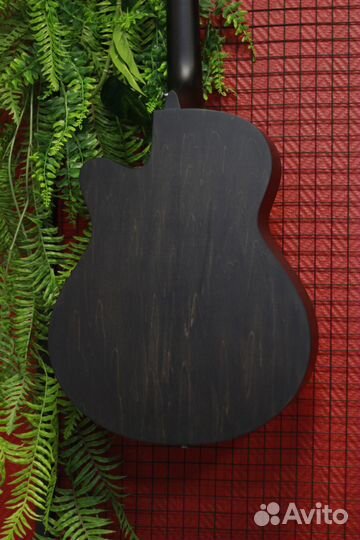 Гитара розовая