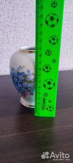 Ваза фарфоровая с незабудками